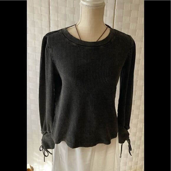 True Craft Stonewash Black sweater XS - Picture 7 of 7